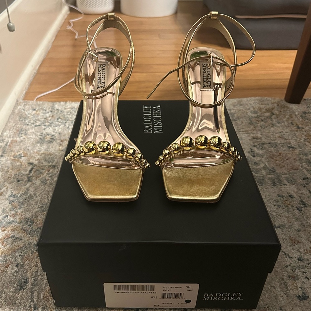 Badgley Mischka Gold Heels